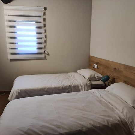 Apt 3 Atic Acollidor Al Centre De Vic - Aptgarbi Extérieur photo